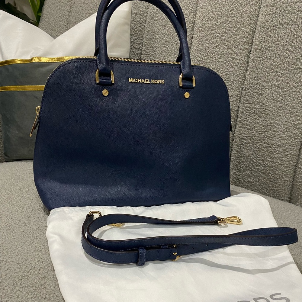Michael Kors medium tote with gold zipper